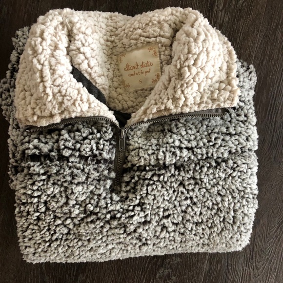 Altar’d State Sherpa Pullover Small - Picture 2 of 3